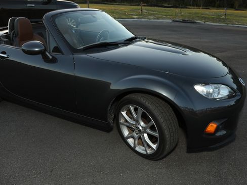 Used 2014 MAZDA MX-5 Miata Grand Touring image 25