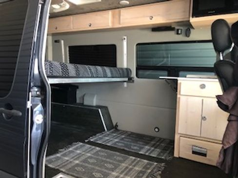 Used 2018 Mercedes-Benz Sprinter 2500 image 2