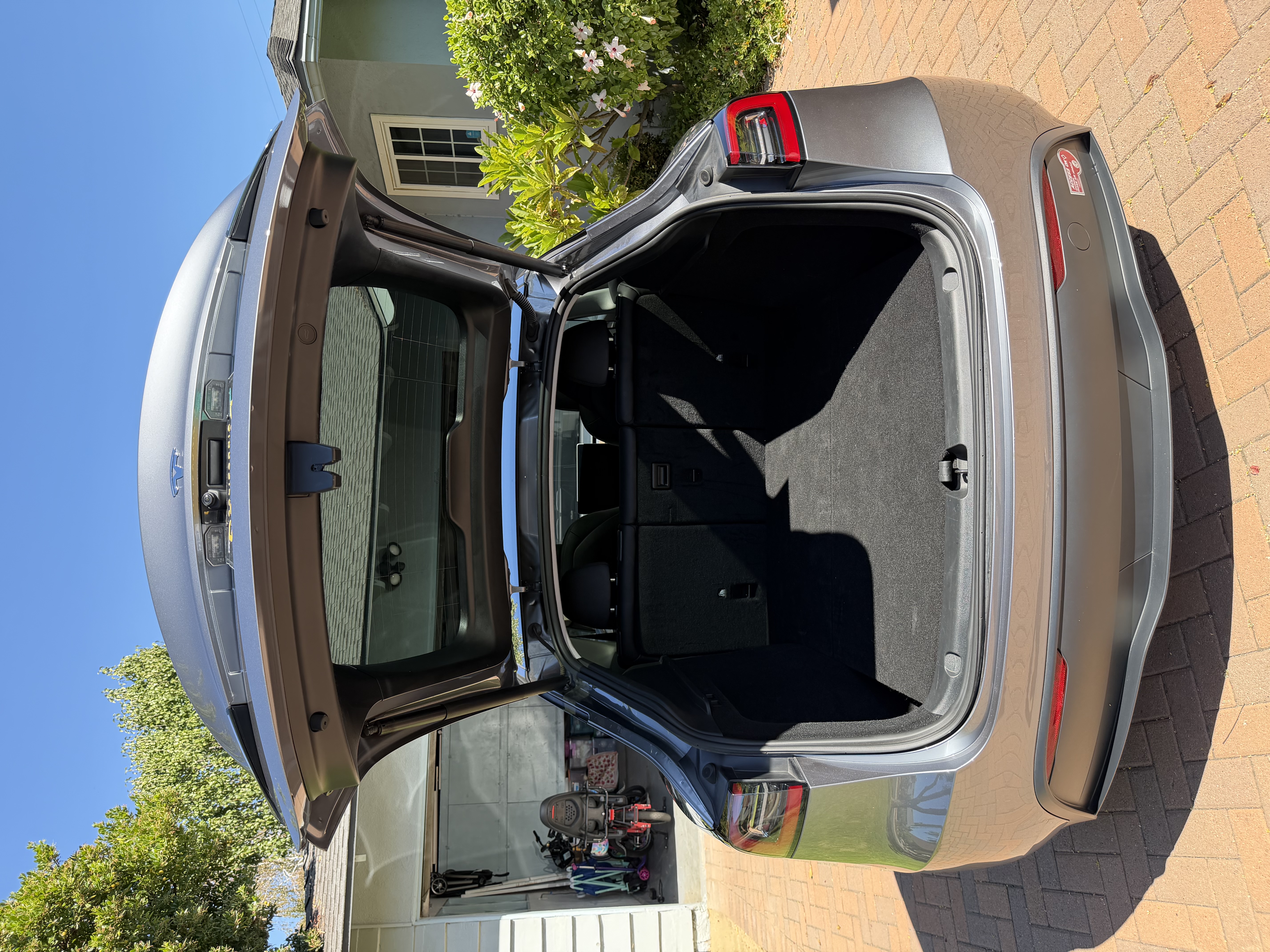 Used 2024 Tesla Model Y Long Range RWD image 19