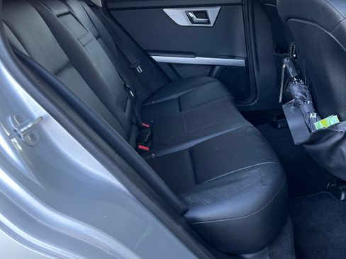 Used 2010 Mercedes-Benz GLK 350 4MATIC image 9