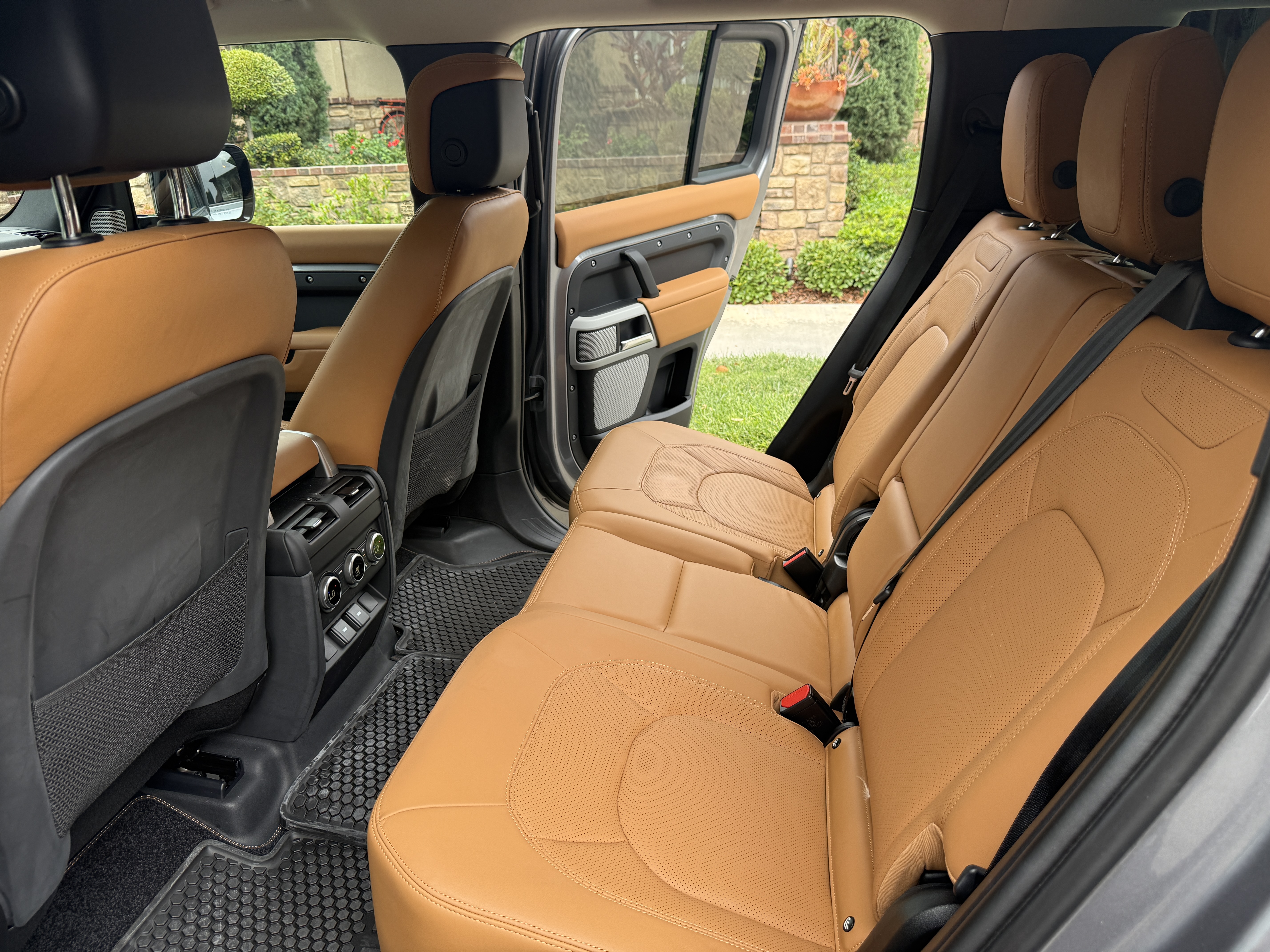 Used 2024 Land Rover Defender 130 S AWD/4WD image 8