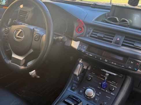 Used 2014 Lexus CT 200h FWD image 15