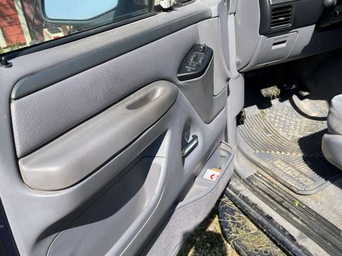 Used 1995 Ford F150 2WD Regular Cab image 6
