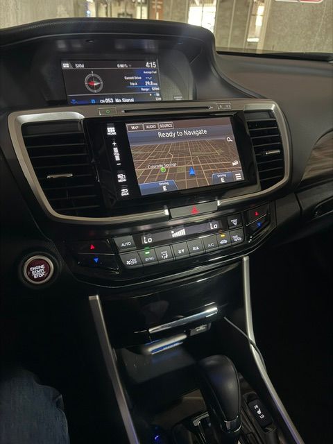 Used 2017 Honda Accord Touring image 19