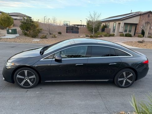 Used 2023 Mercedes-Benz EQS 450+ Sedan image 12