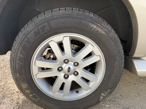 Used 2007 Ford Explorer Eddie Bauer image 6