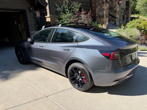 Used 2018 Tesla Model 3 Performance AWD/4WD image 2