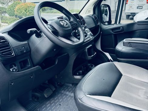 Used 2023 RAM ProMaster 2500 image 8