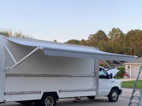 Used 2010 Ford E-350 and Econoline 350 Super Duty RWD image 10