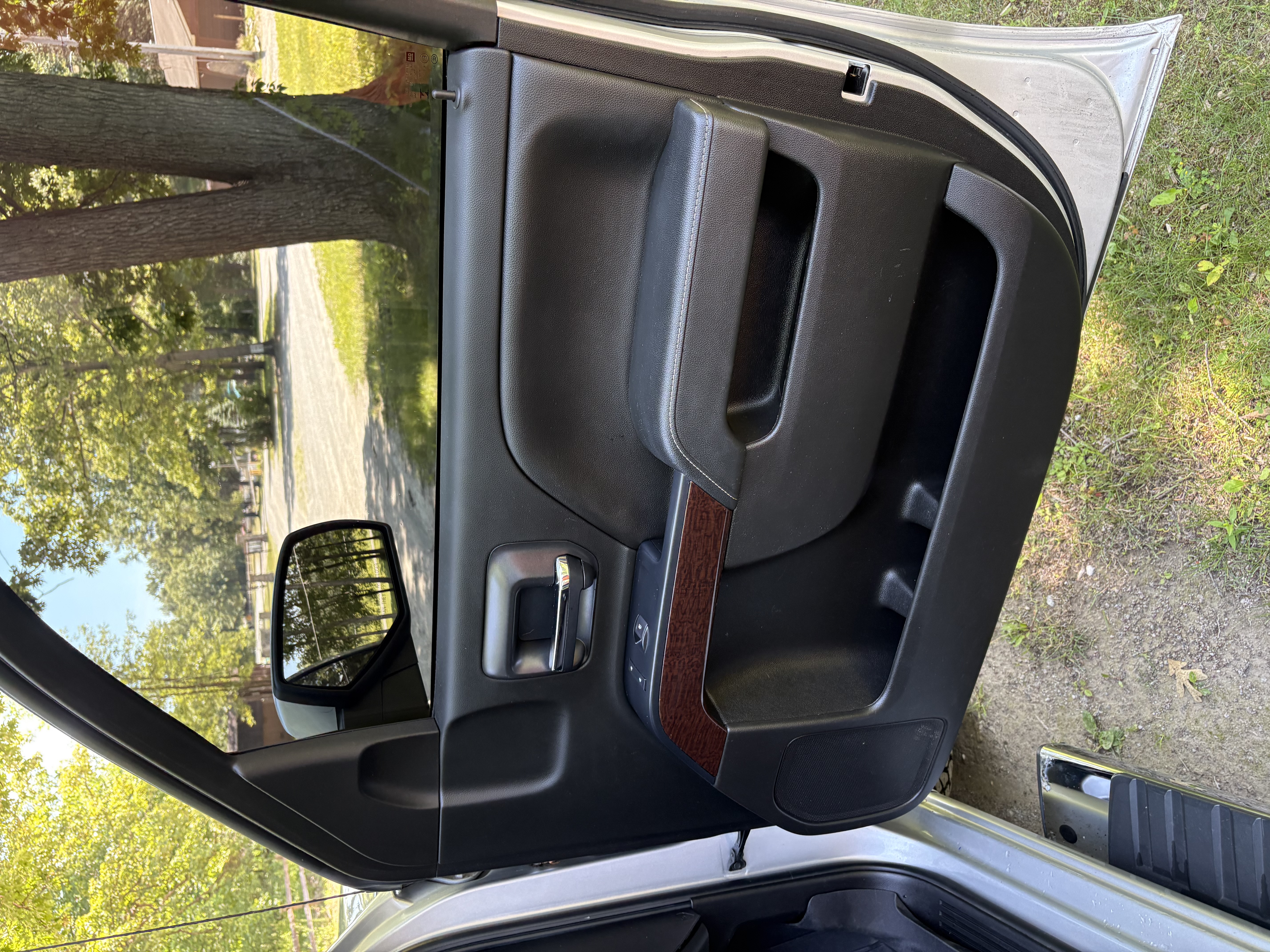 Used 2019 GMC Sierra 1500 SLE w/ SLE Value Package AWD/4WD image 22