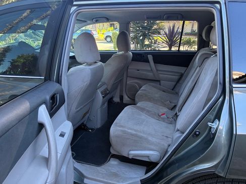 Used 2013 Toyota Highlander FWD image 9