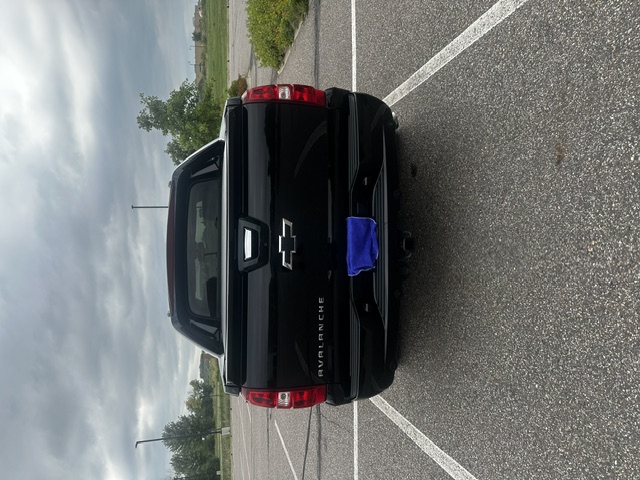 Used 2013 Chevrolet Avalanche LT w/ All-Star Edition AWD/4WD image 4