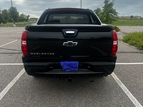 Used 2013 Chevrolet Avalanche LT w/ All-Star Edition AWD/4WD image 4