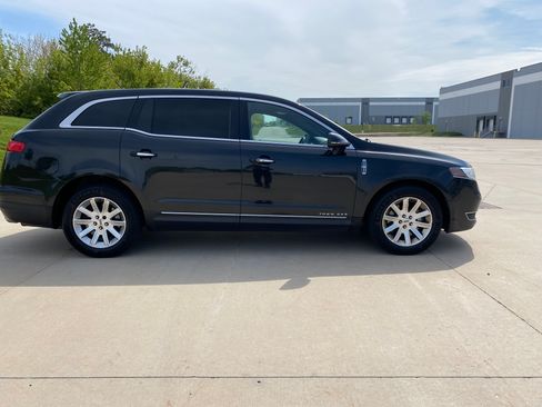 Used 2015 Lincoln MKT AWD image 6