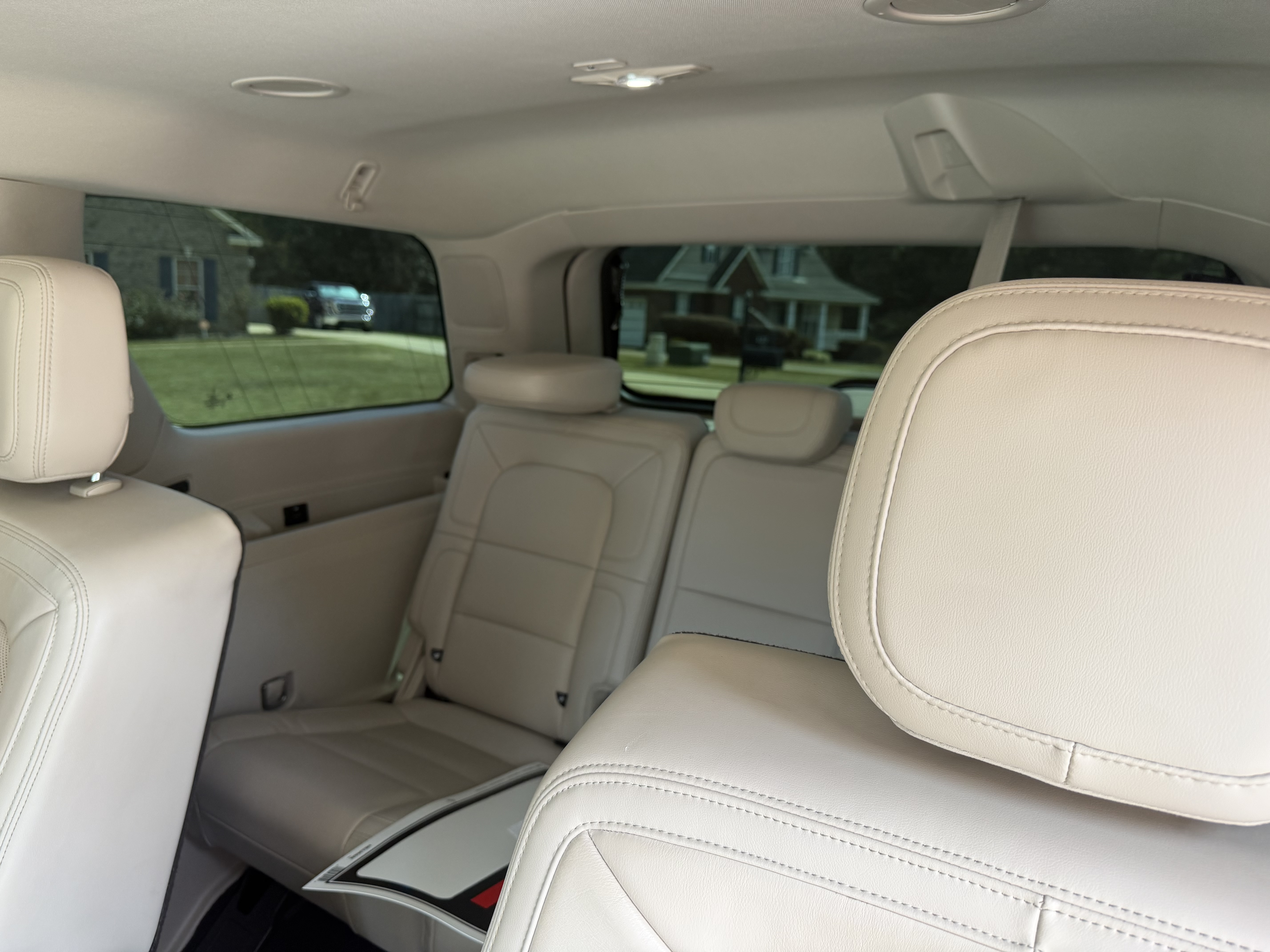 Used 2020 Lincoln Navigator Reserve w/ Luxury Package AWD/4WD image 12