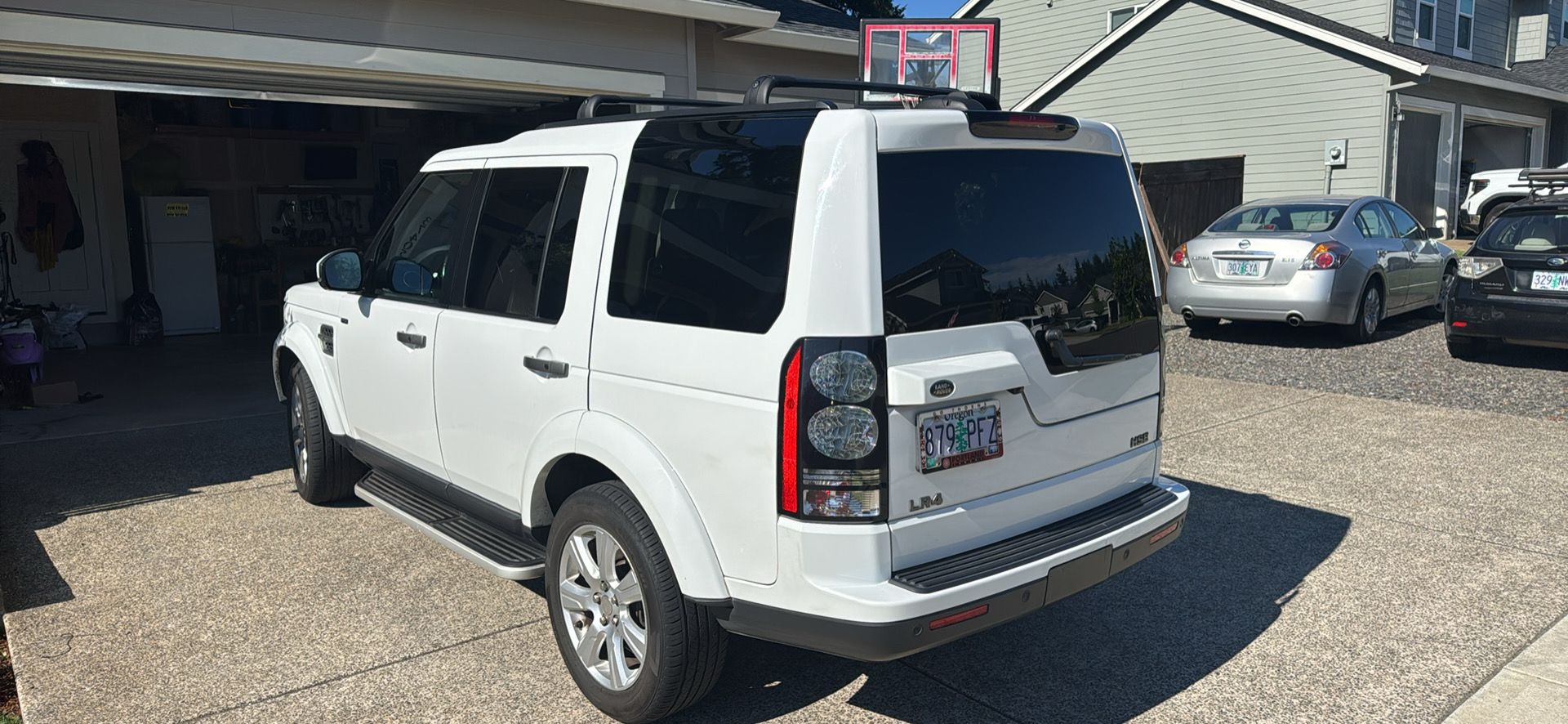 Used 2015 Land Rover LR4 HSE AWD/4WD image 4