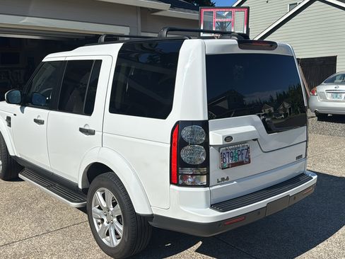 Used 2015 Land Rover LR4 HSE AWD/4WD image 4