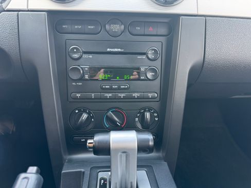 Used 2005 Ford Mustang GT Premium image 9