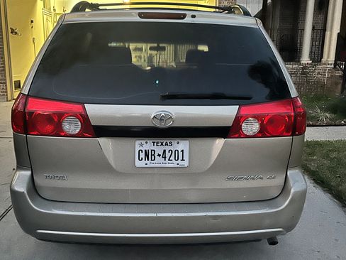 Used 2006 Toyota Sienna CE image 17