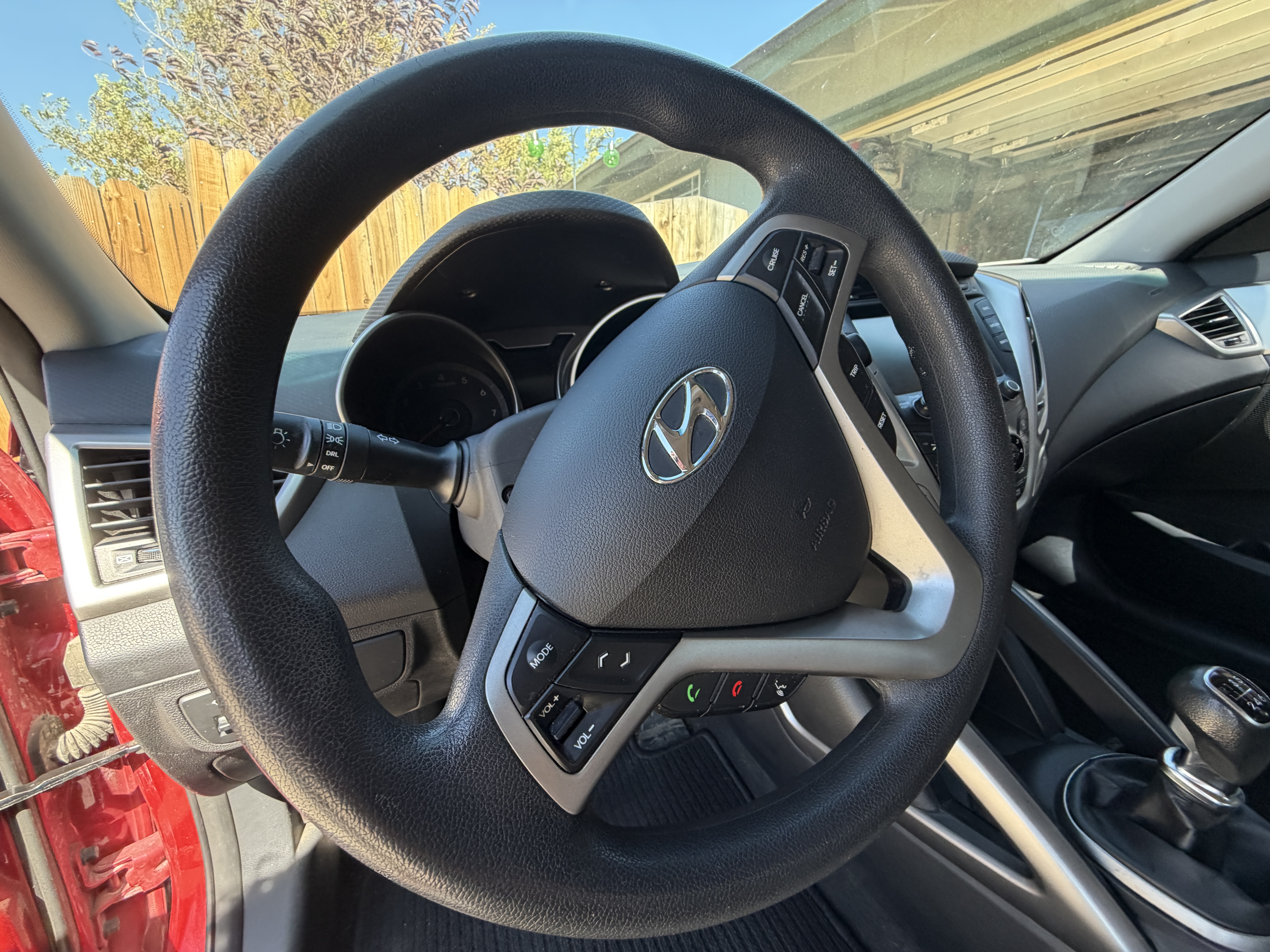 Used 2014 Hyundai Veloster FWD image 22