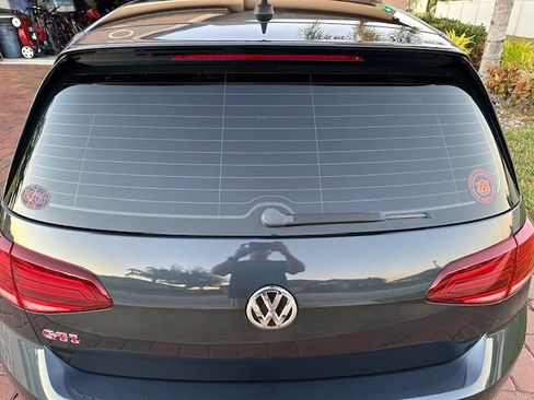 Used 2020 Volkswagen GTI SE image 12