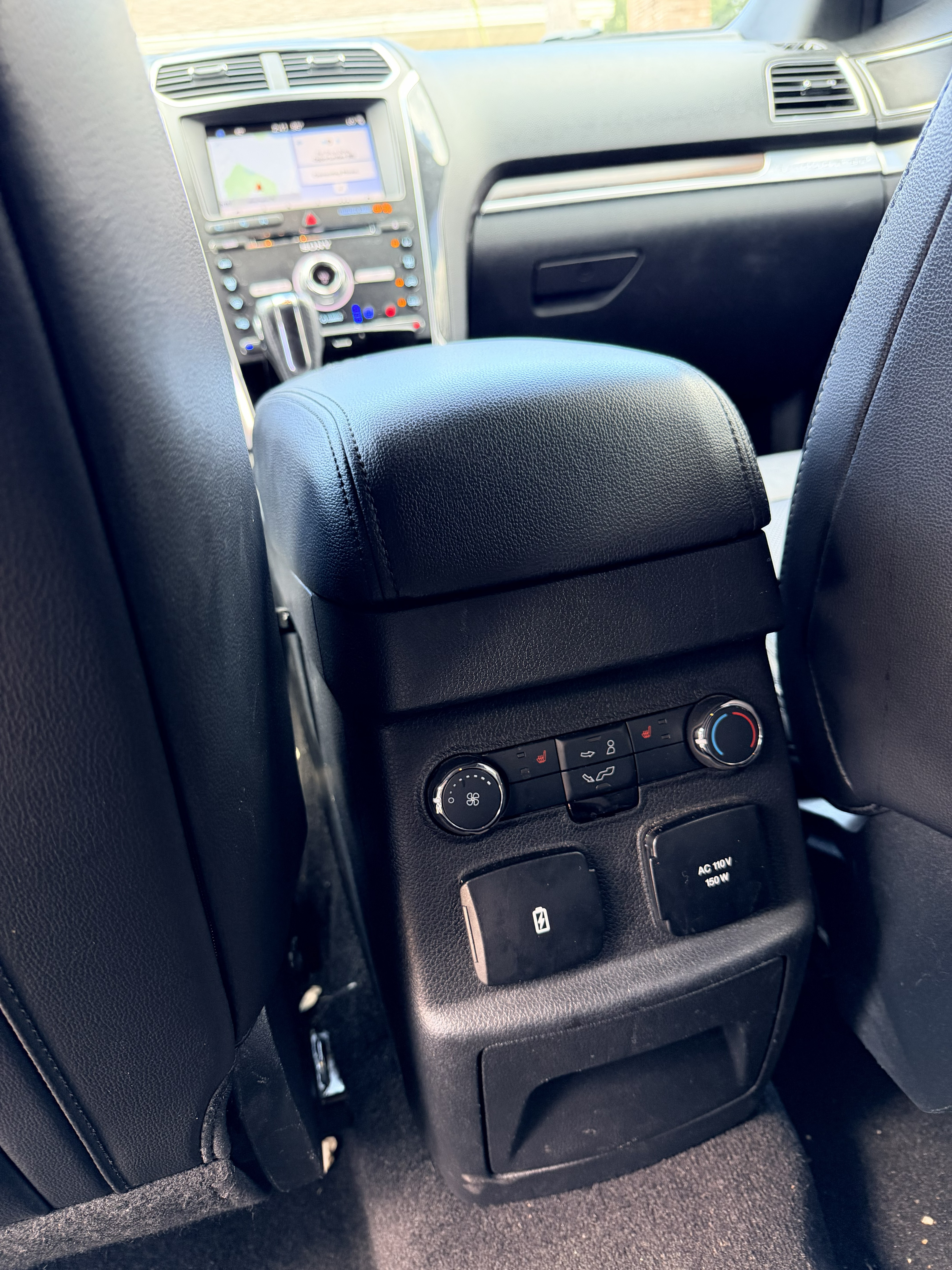 Used 2018 Ford Explorer Limited w/ Equipment Group 301A FWD image 17
