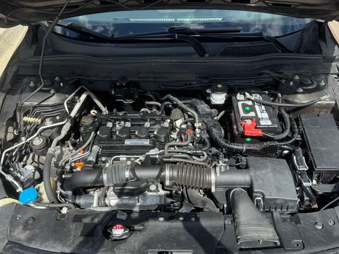 Used 2018 Honda Accord EX image 12