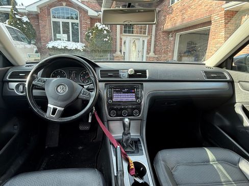 Used 2014 Volkswagen Passat 1.8T SE image 5