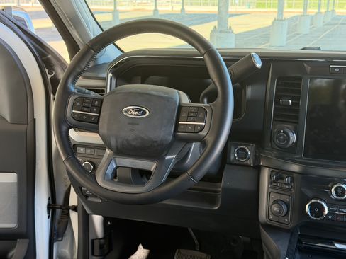 Used 2024 Ford F350 Lariat w/ Lariat Ultimate Package AWD/4WD image 19