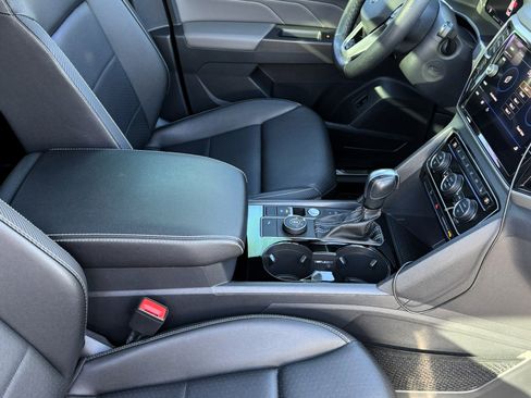 Used 2023 Volkswagen Atlas Cross Sport SEL R-Line image 19