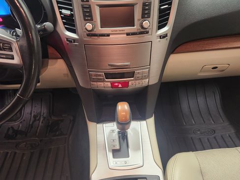 Used 2014 Subaru Outback 3.6R Limited w/ Moonroof Package image 18