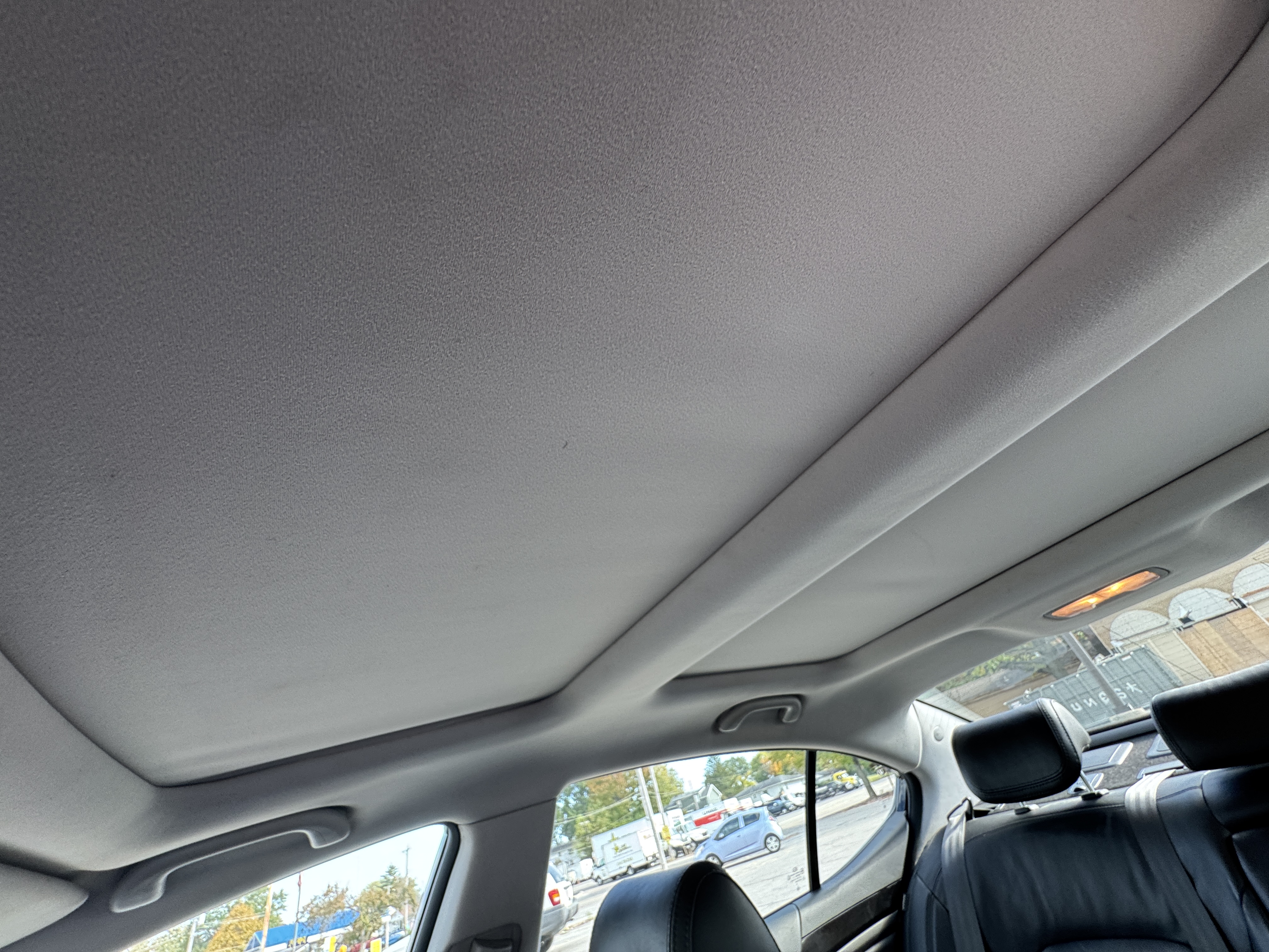 Used 2015 Kia Cadenza Premium w/ Luxury Package FWD image 9