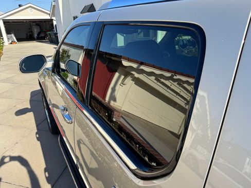 Used 2008 Cadillac Escalade EXT image 25