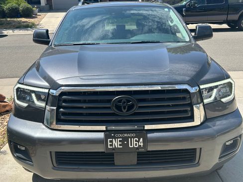 Used 2022 Toyota Sequoia SR5 AWD/4WD image 9