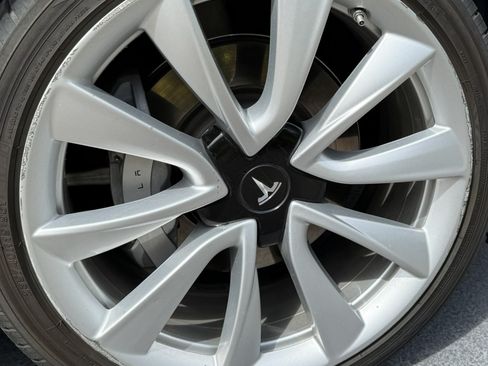 Used 2018 Tesla Model 3 Long Range image 9