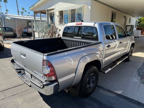 Used 2015 Toyota Tacoma PreRunner image 4