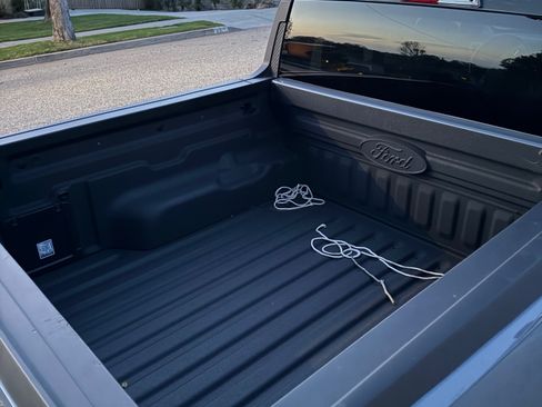 Used 2025 Ford Maverick XLT image 8