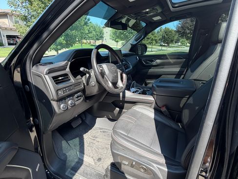 Used 2022 Chevrolet Suburban RST w/ Sport Performance Package AWD/4WD image 8