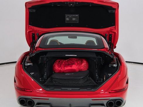 Used 2017 Ferrari California T image 9