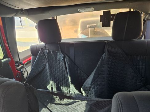 Used 2012 Jeep Wrangler Unlimited Sport image 8