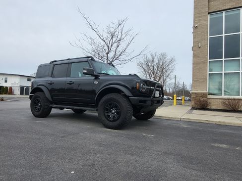Used 2023 Ford Bronco Wildtrak image 4