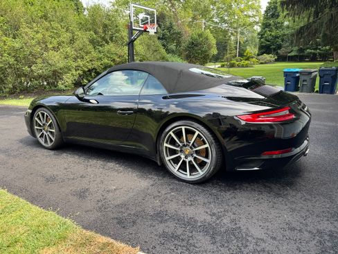 Used 2017 Porsche 911 Carrera image 6
