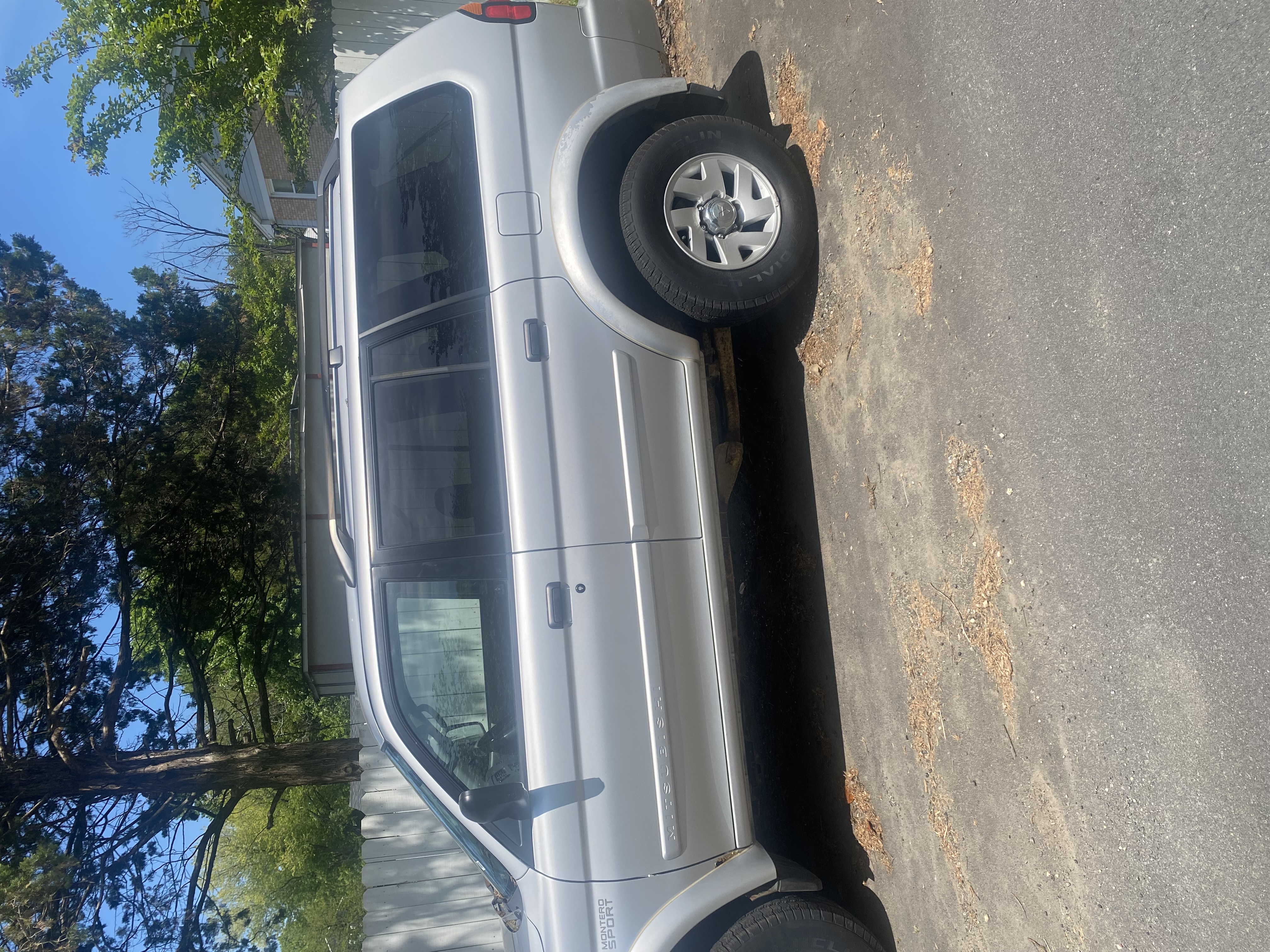Used 2003 Mitsubishi Montero Sport XLS AWD/4WD image 2