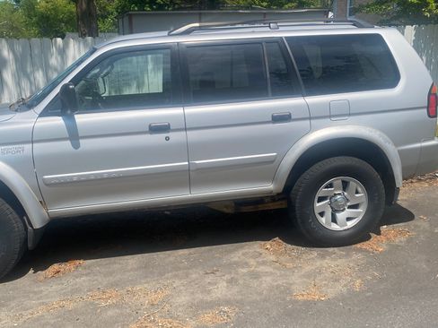 Used 2003 Mitsubishi Montero Sport XLS AWD/4WD image 2
