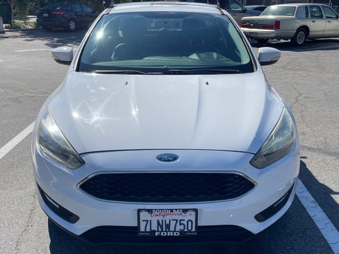 Used 2015 Ford Focus SE w/ Equipment Group 201A image 4