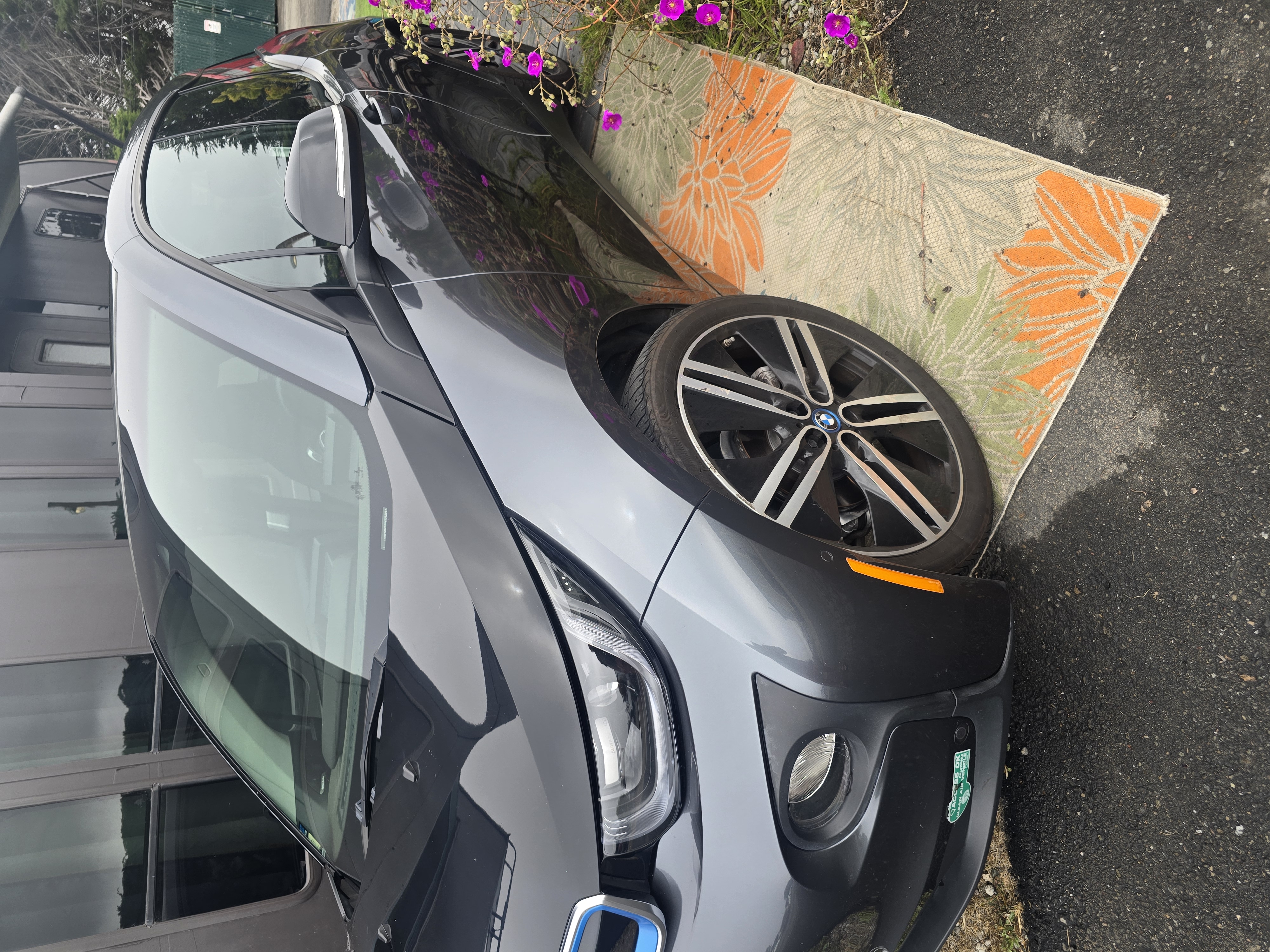 Used 2017 BMW i3 w/ Range Extender RWD image 4