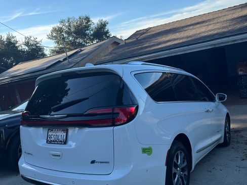 Used 2022 Chrysler Pacifica Pinnacle image 10