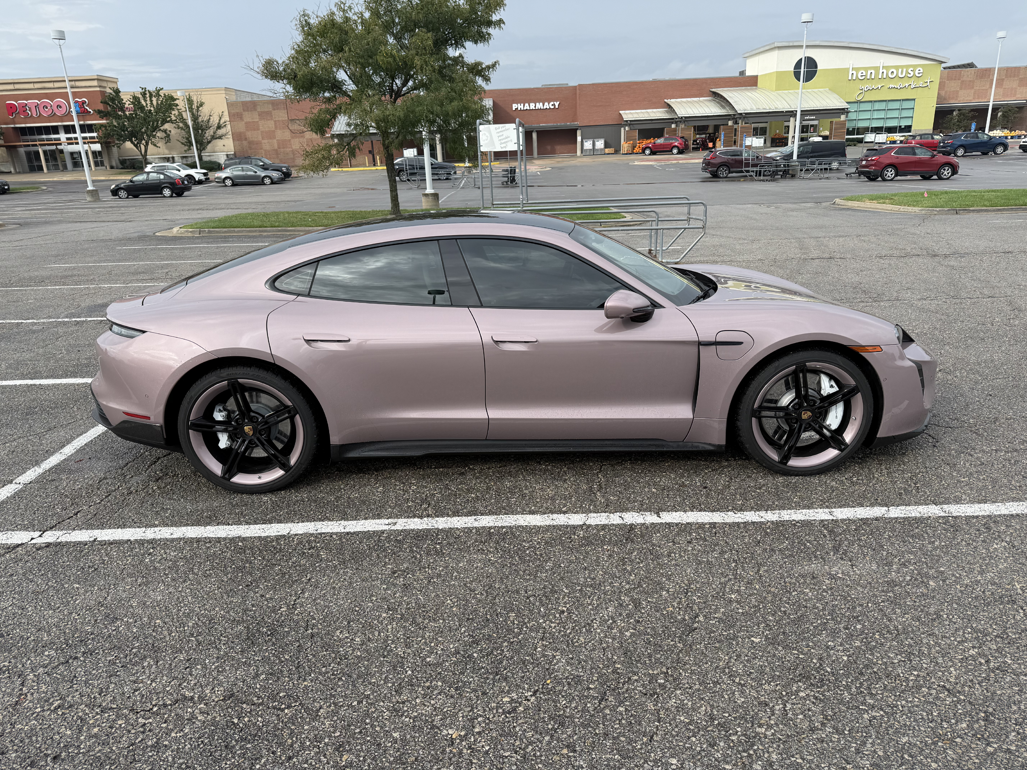 Used 2022 Porsche Taycan RWD image 10