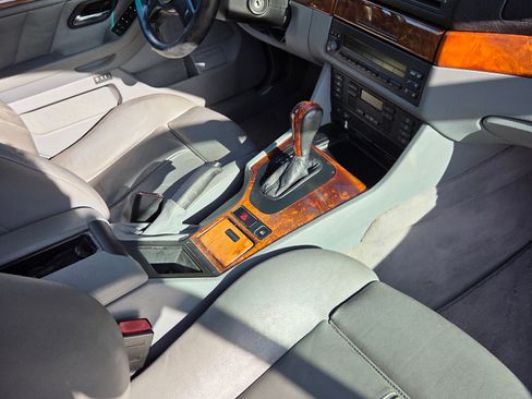 Used 2002 BMW 525i 525i Sedan 4D image 10