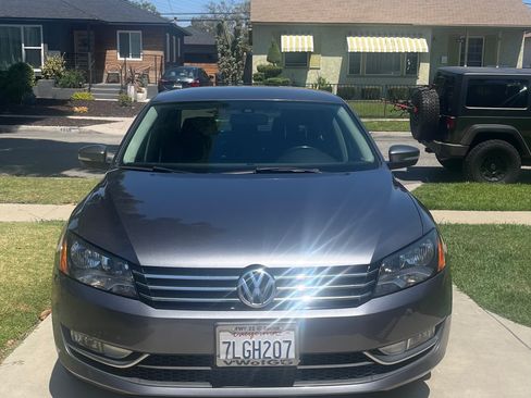Used 2015 Volkswagen Passat 1.8T Limited Edition FWD image 4
